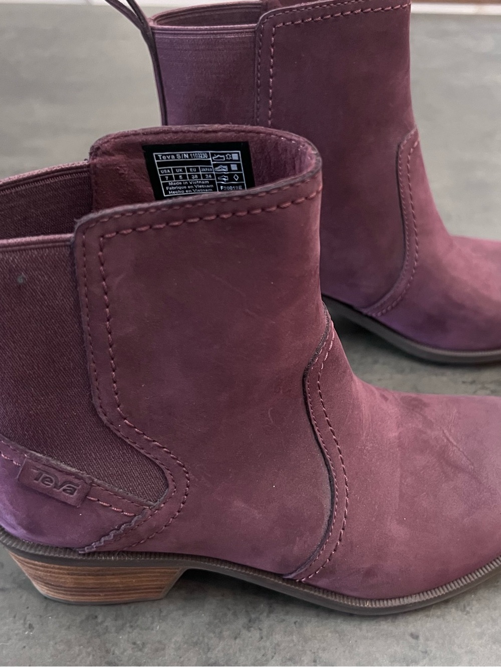 Teva Women's Plum Suede Ankle Chelsea Boots - Picture 2 of 8